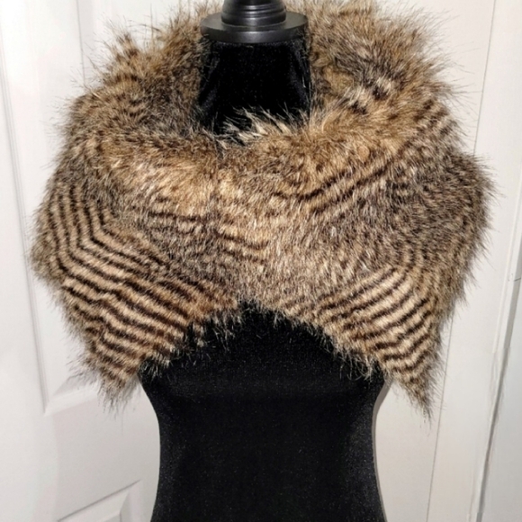 HANDMADE Faux Fur Collar Cowl - Picture 1 of 8